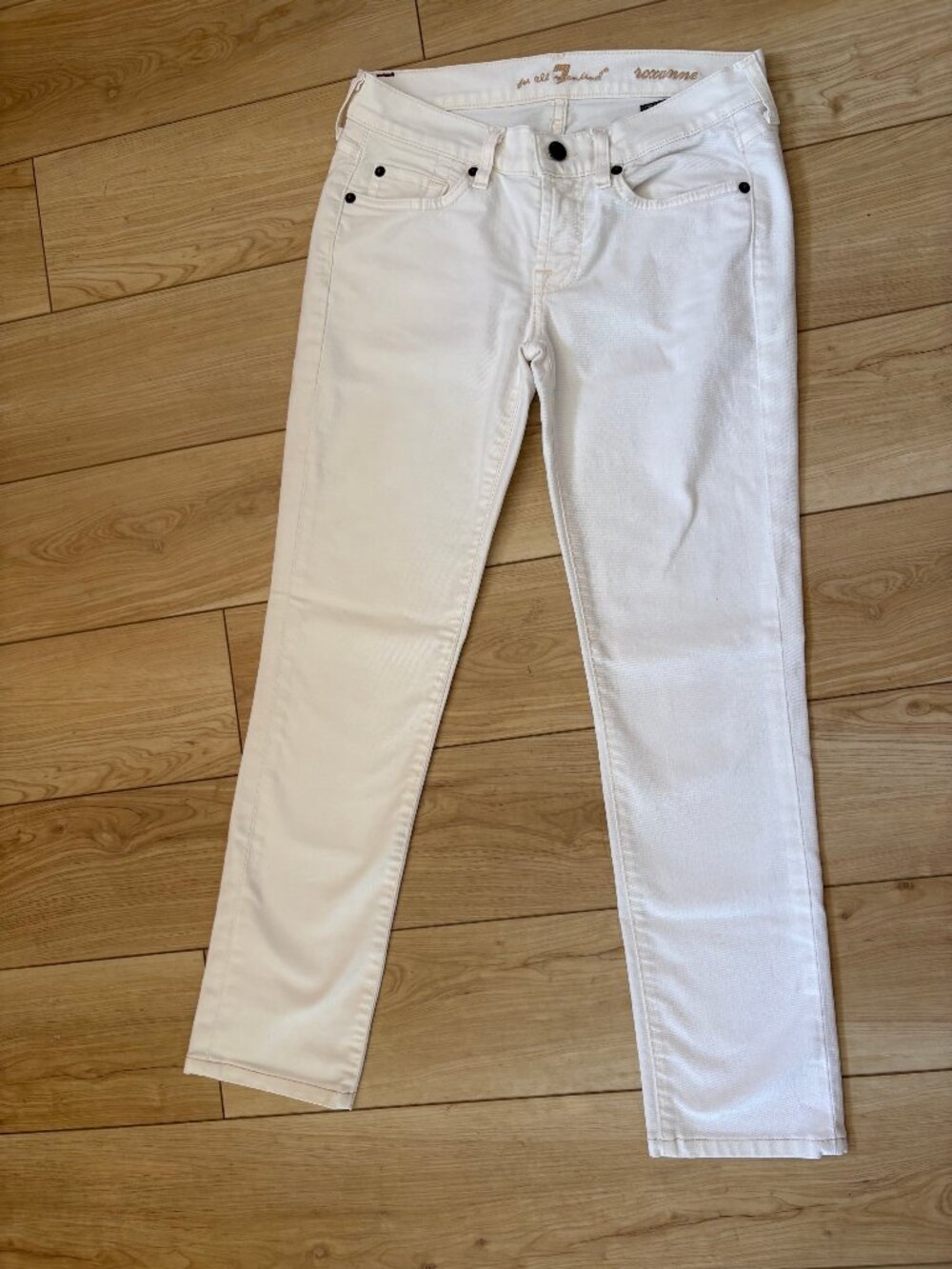 7 For All Mankind lightweight Women's Roxanne cropped ankle jeans in off-white